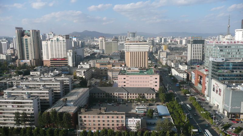 Thời tiết Côn Minh có gì đặc biệt? Giải mã khí hậu "bốn mùa như một ngày"