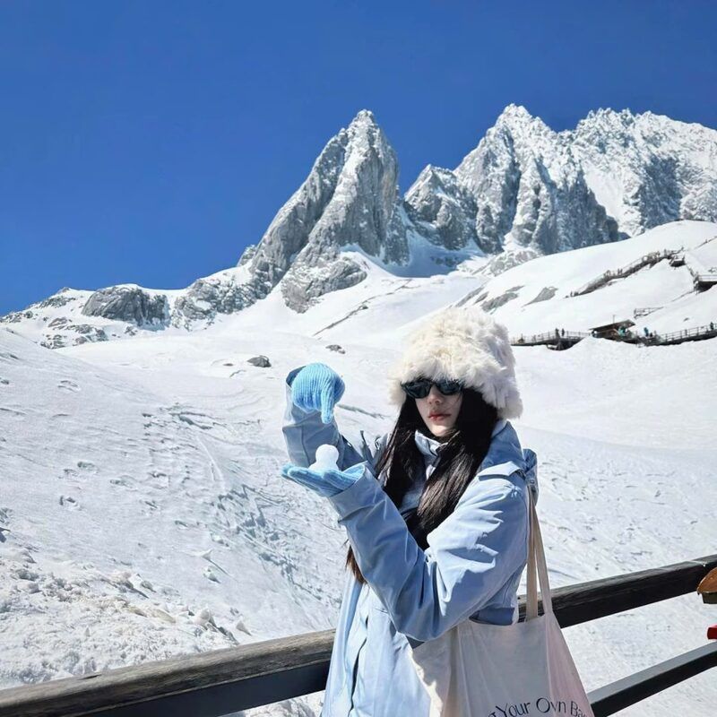 Nhiệt độ Núi Tuyết Ngọc Long trung bình: Khi nào có tuyết và khi nào ấm áp?