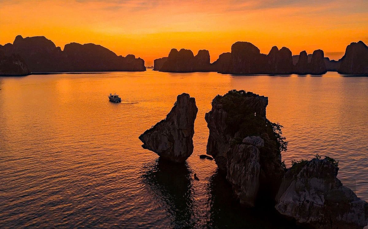 Hòn Trống Mái - “dấu ấn vàng” giúp Quảng Ninh ghi đậm trong lòng du khách