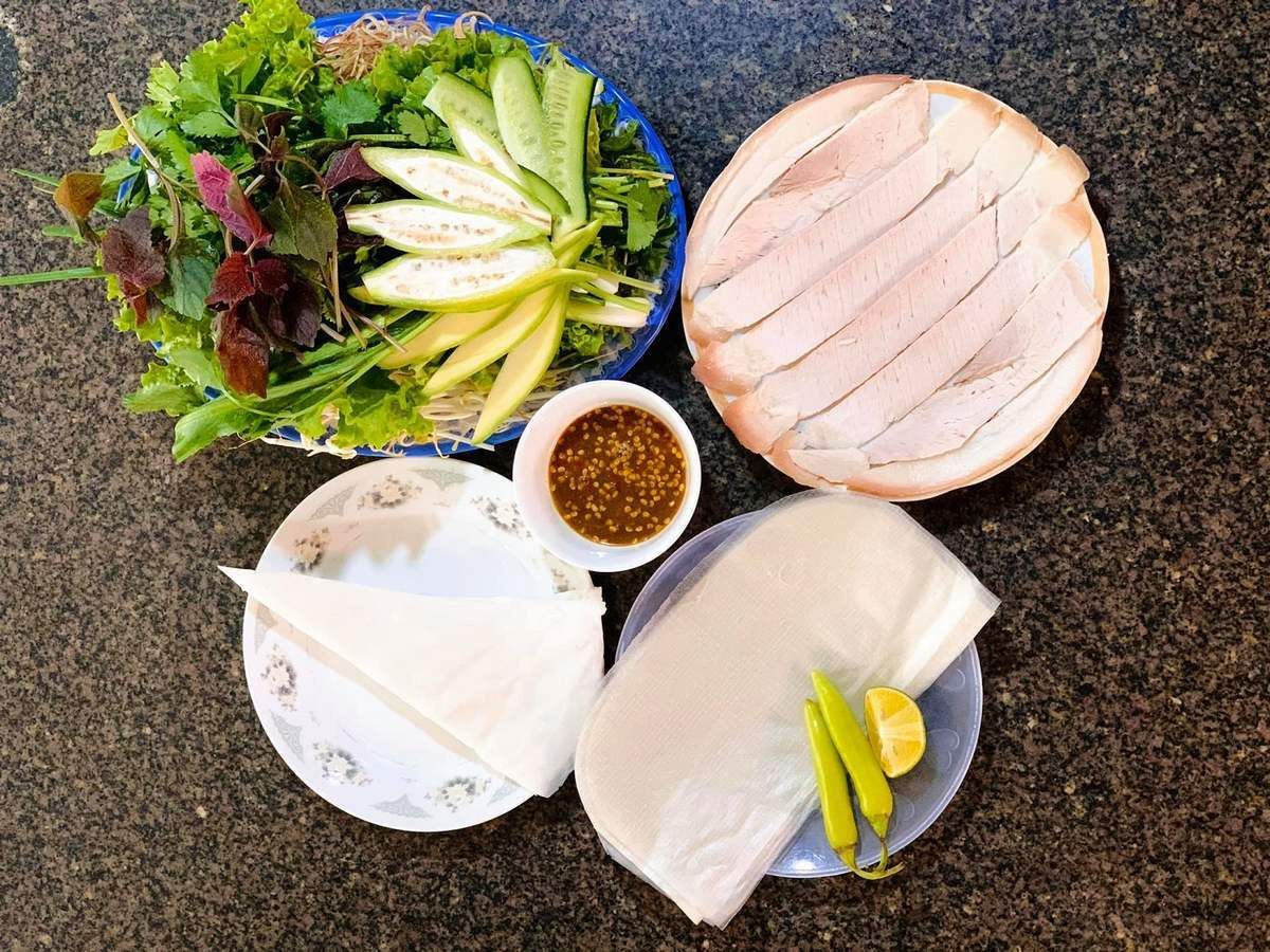 Quán Mậu - Nơi thưởng thức thịt heo cuốn bánh tráng đậm đà