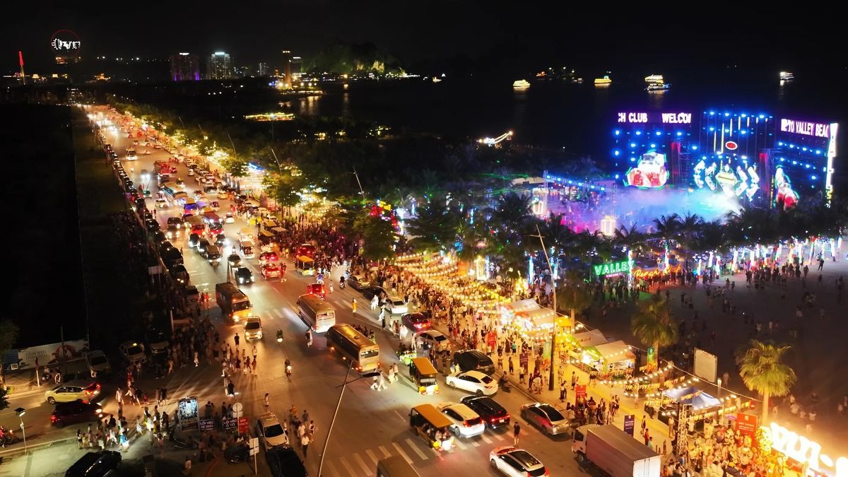 Chơi gì ở phố đi bộ Hạ Long ?
