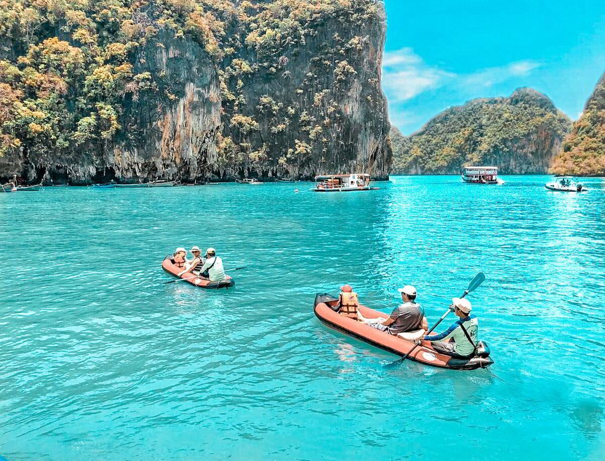 Chèo thuyền kayak ở vịnh Phang Nga