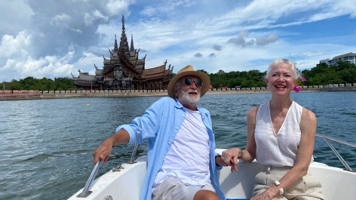 Đi cano quanh đền – Speed Boat Ride 