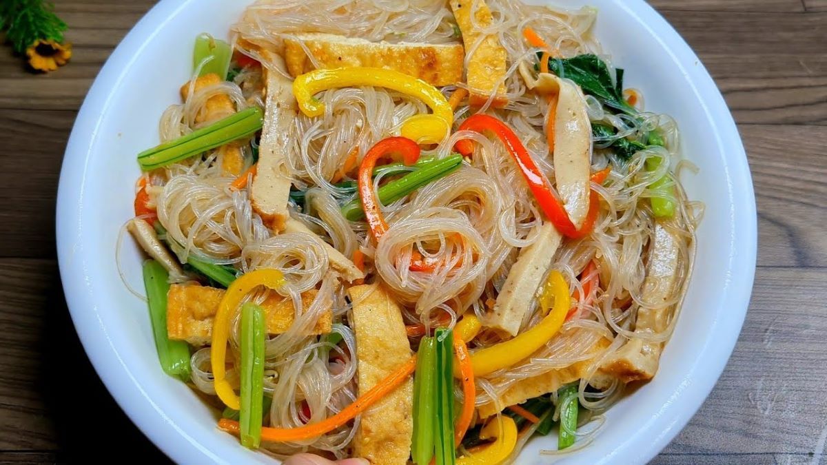 Yum Woon Sen (Miến xào cay)