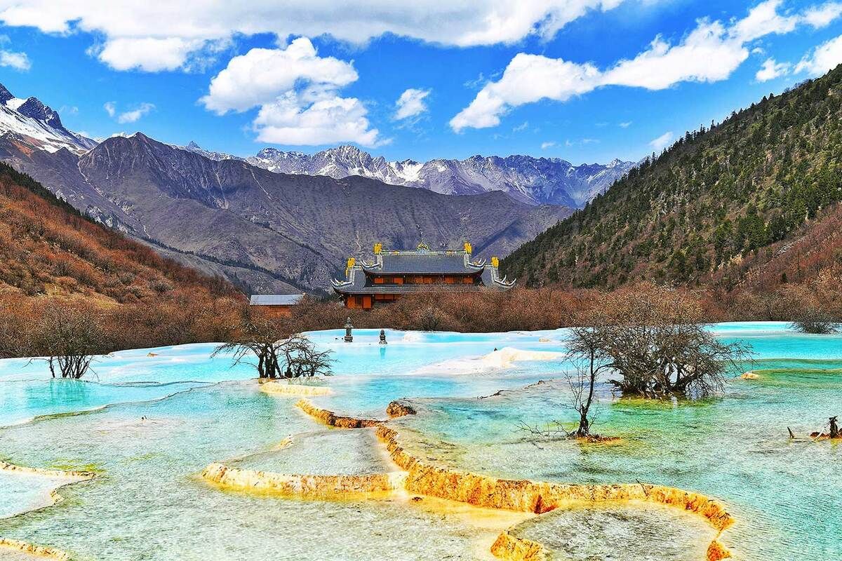 Cửu Trại Câu có bao nhiêu hồ nước?