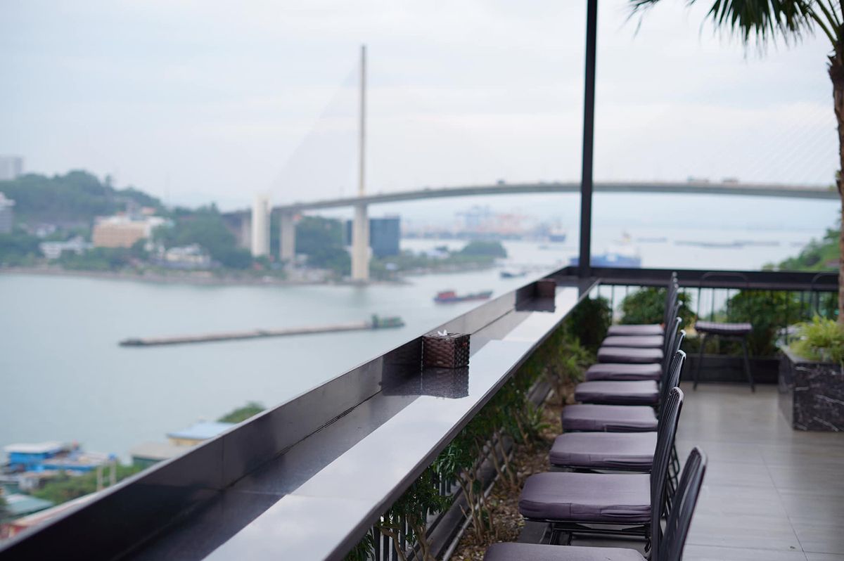  Gió Coffee – Quán cafe view triệu đô giữa lòng Hạ Long
