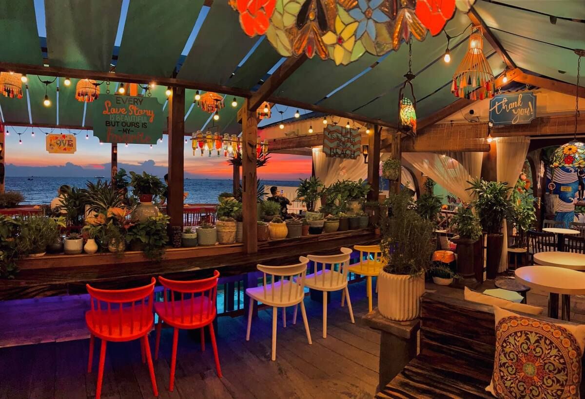 Beach Stop Vũng Tàu - Quán Cafe Đẹp Vũng Tàu Với View Biển Tuyệt Vời