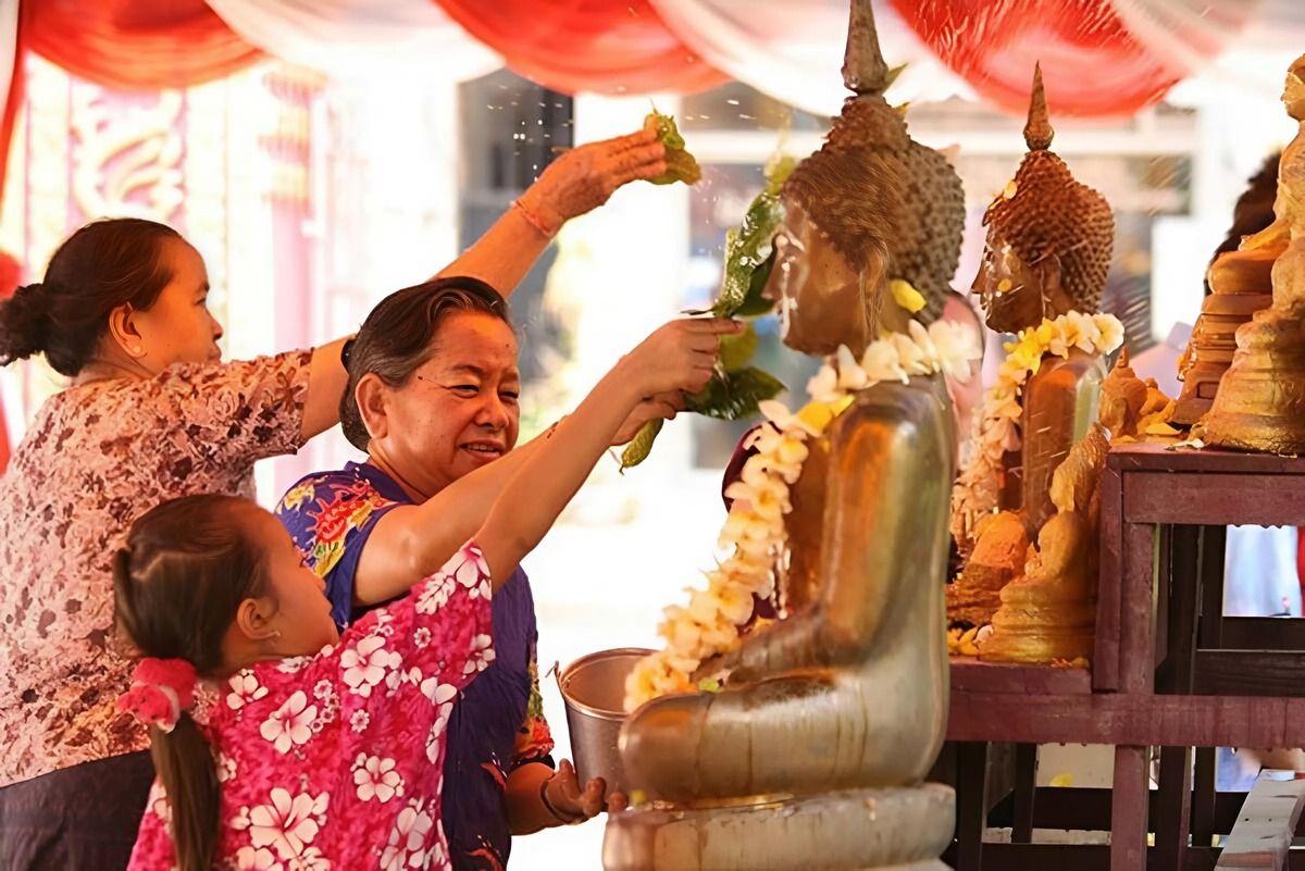 Nghi lễ tắm Phật