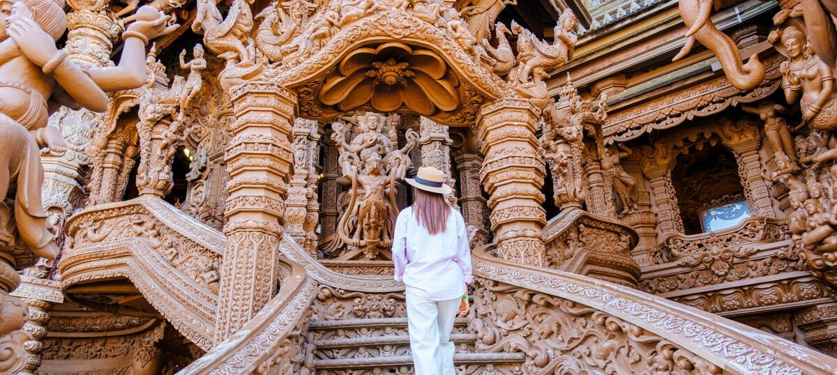 Tham quan điêu khắc gỗ – Wood Carving Tour