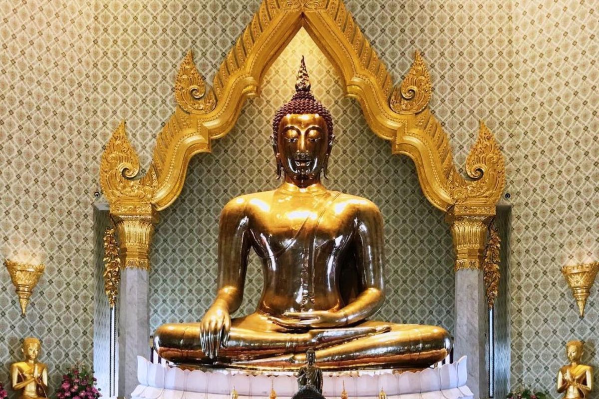 Tượng Phật vàng – Tuyệt tác linh thiêng bên trong chùa Vàng Thái Lan