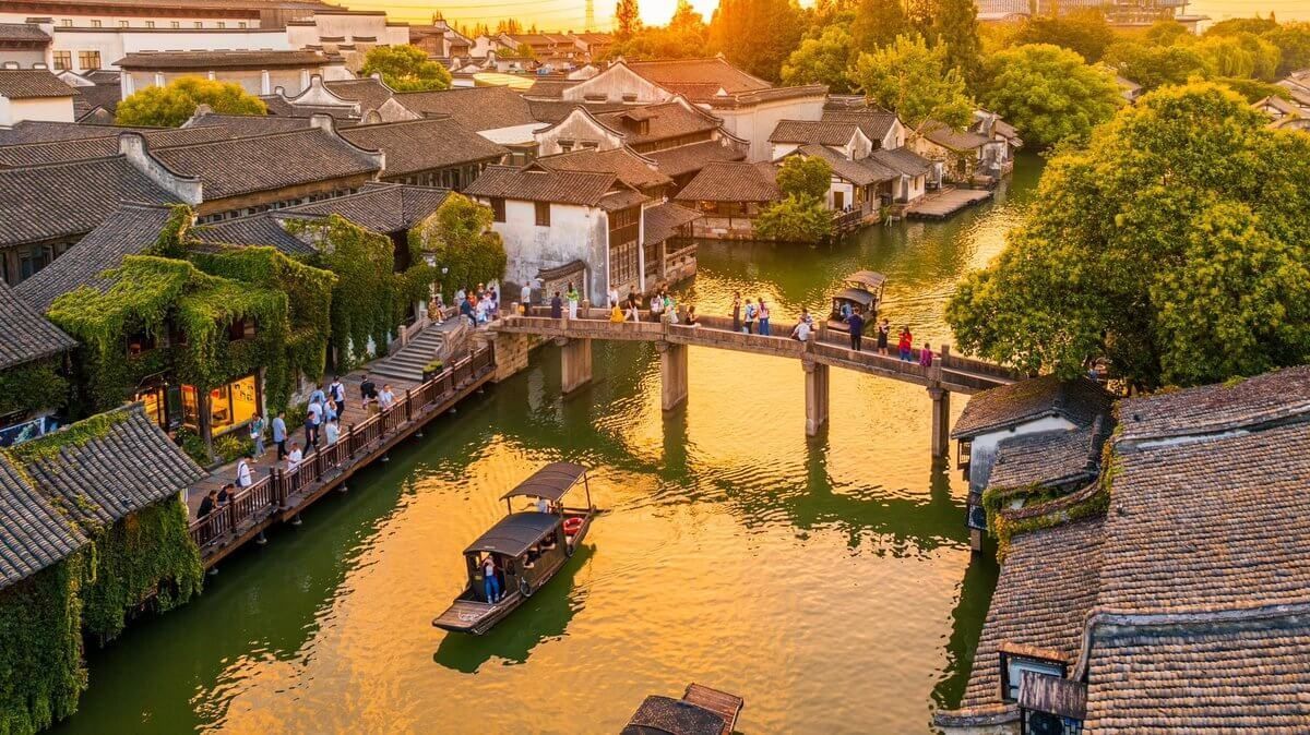 Mùa xuân Ô Trấn thơ mộng nhưng ẩm ướt