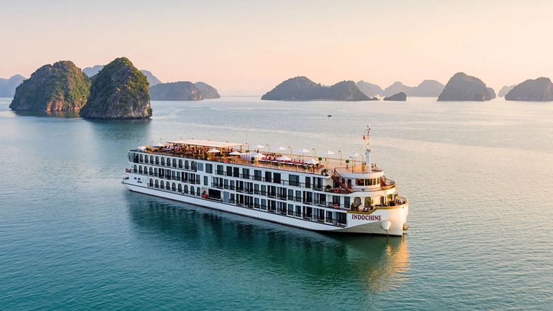 Thuê du thuyền khám phá vịnh Hạ Long