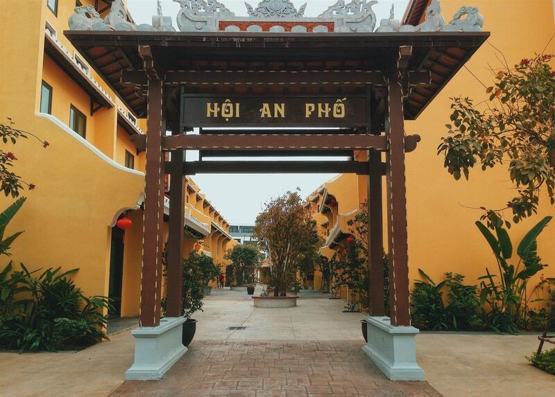 Phố cổ Bãi Cháy