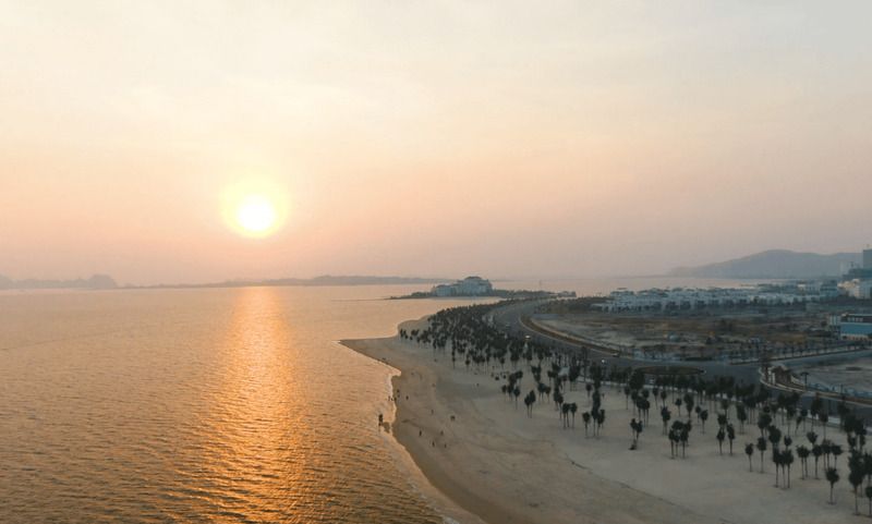 bãi biển Bãi Cháy Hạ Long