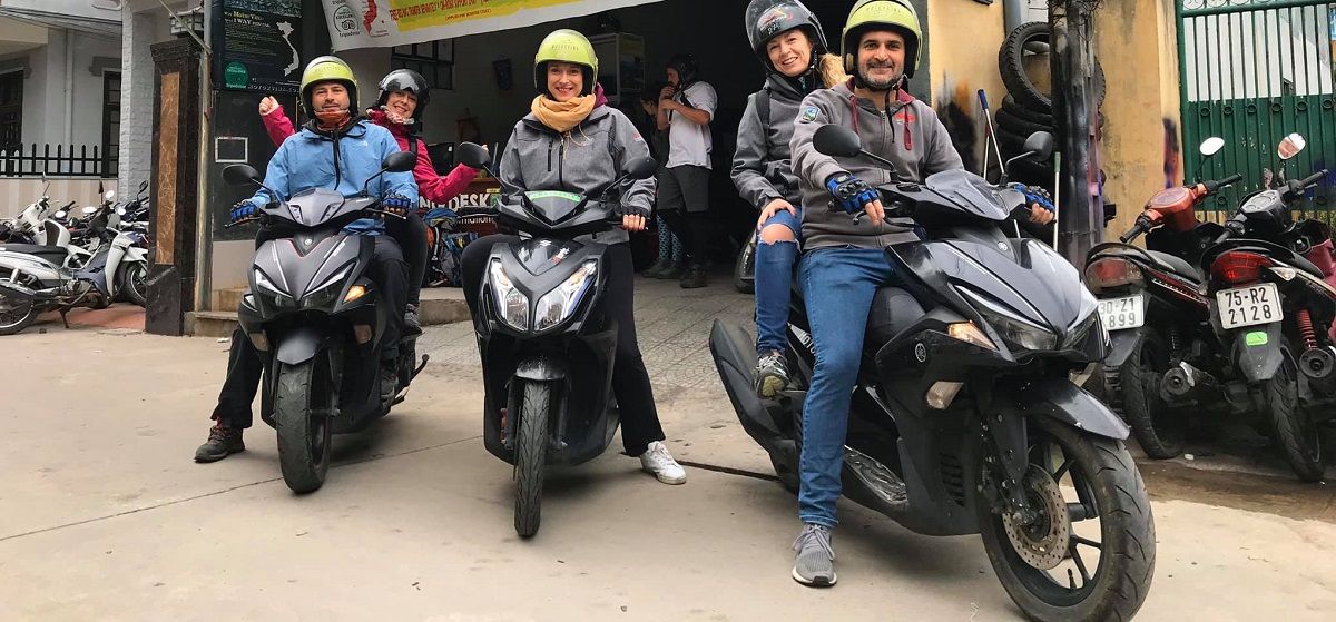 Du khách thuê xe máy ở Đà Nẵng