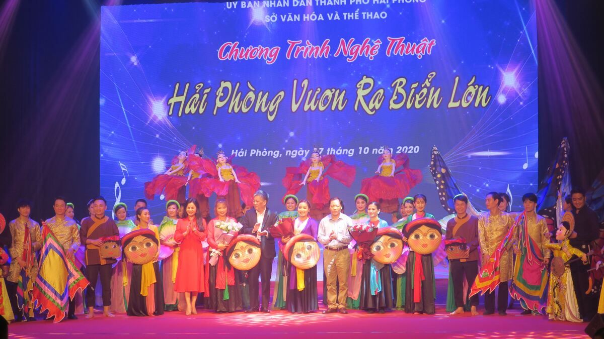 Các màn biểu diễn nghệ thuật