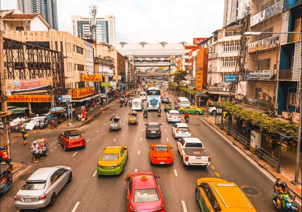 Taxi hoặc Grab