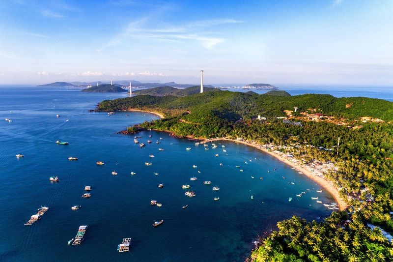 Thưởng thức đặc sản địa phương