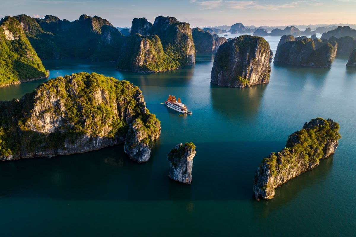 Tổng quan về Vịnh Hạ Long