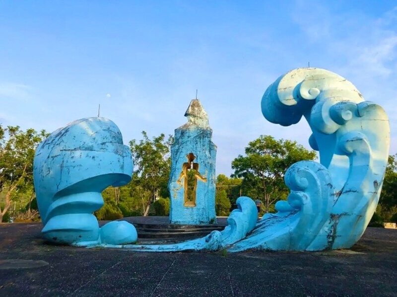 Tượng đài tưởng niệm