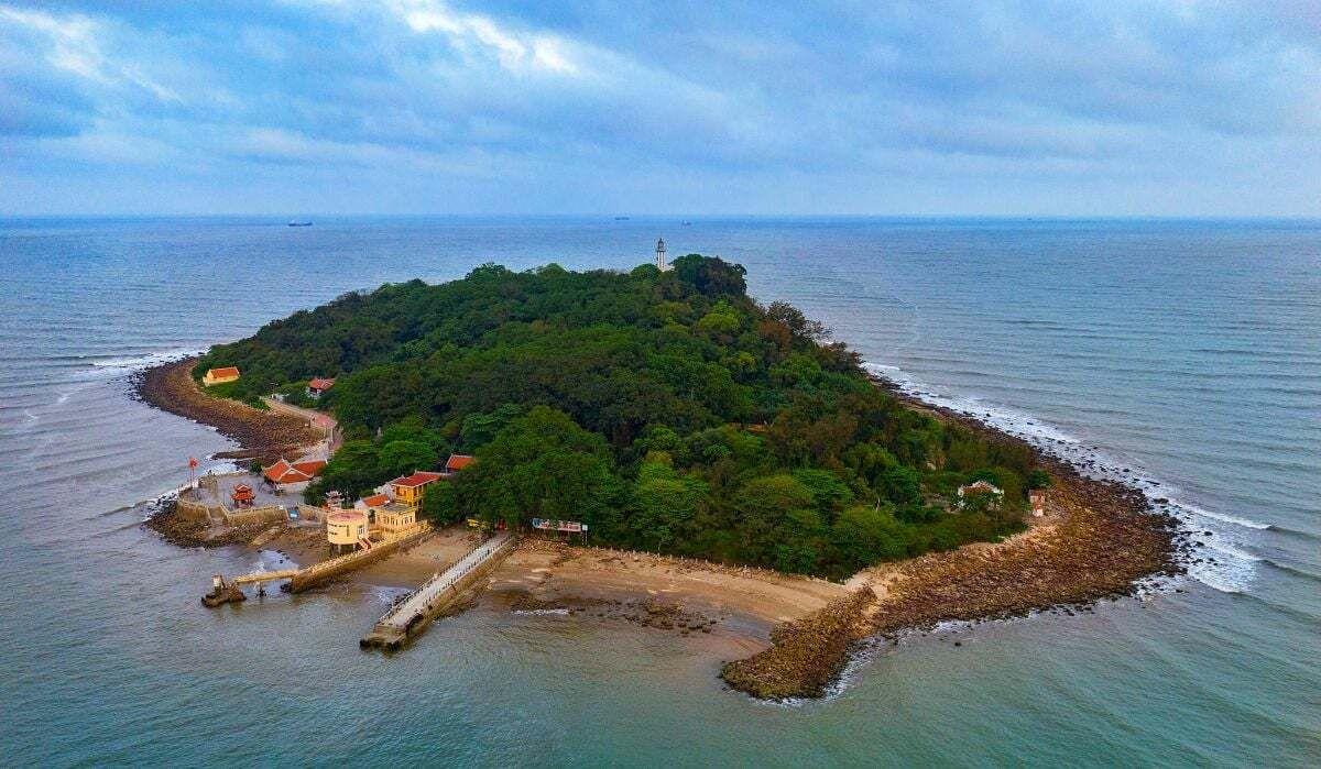 Dạo chơi khu du lịch Hòn Dấu