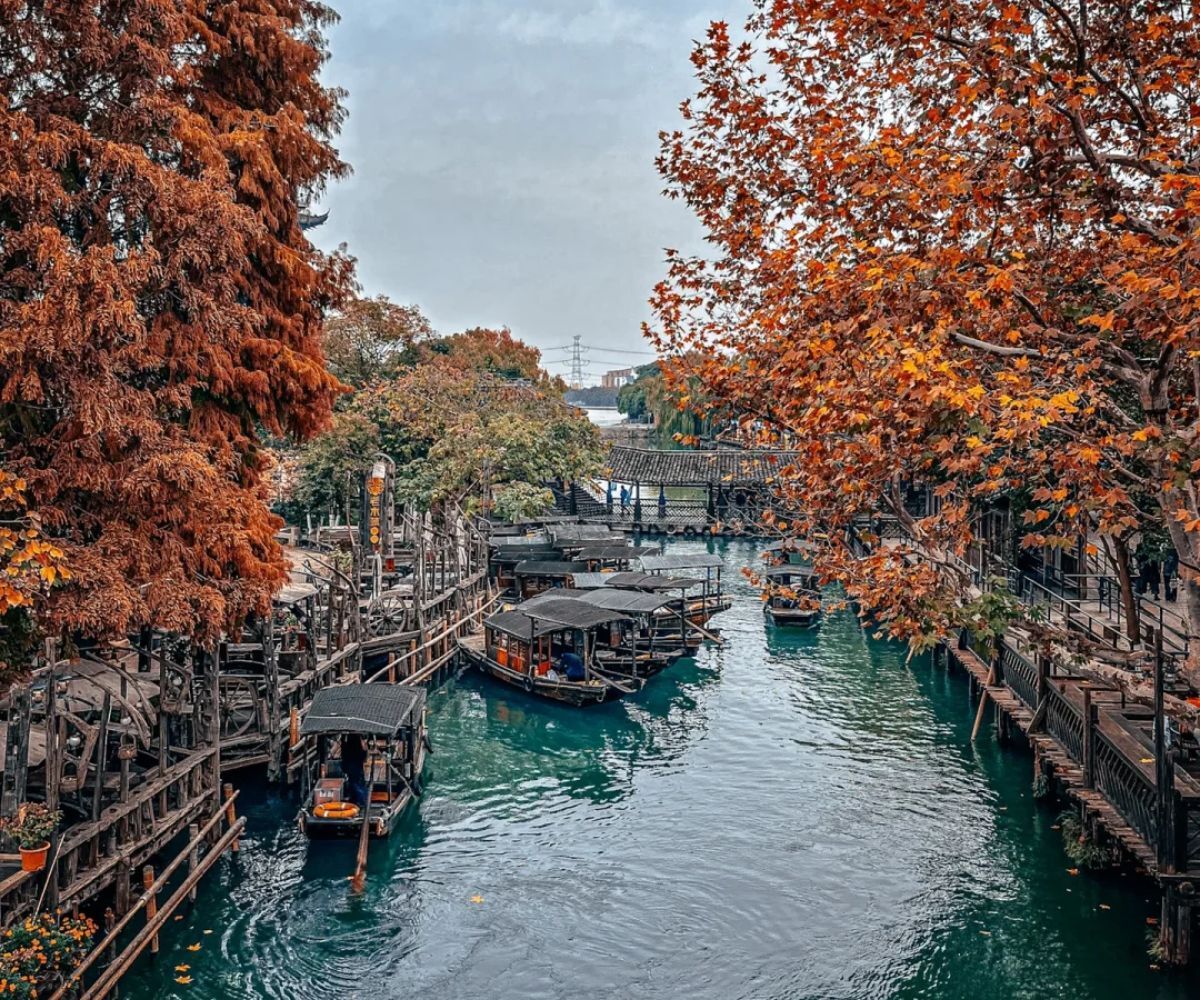 Ô Trấn mùa thu lý tưởng nhưng đông đúc