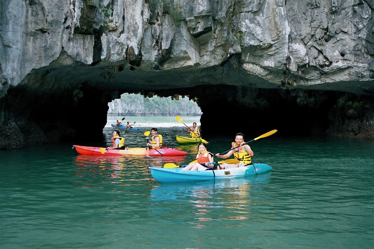 Giới thiệu về hang Luồn