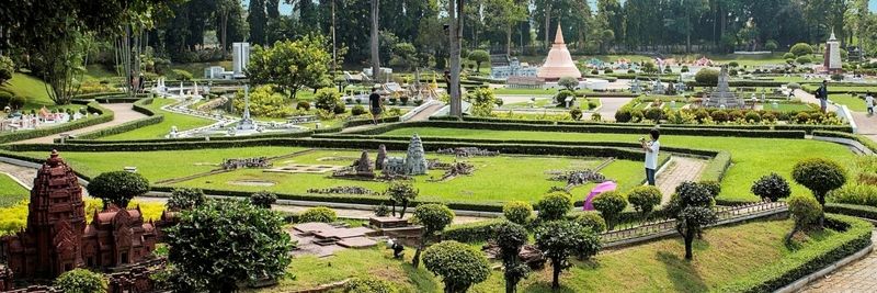 Du ngoạn thế giới thu nhỏ – không cần visa!