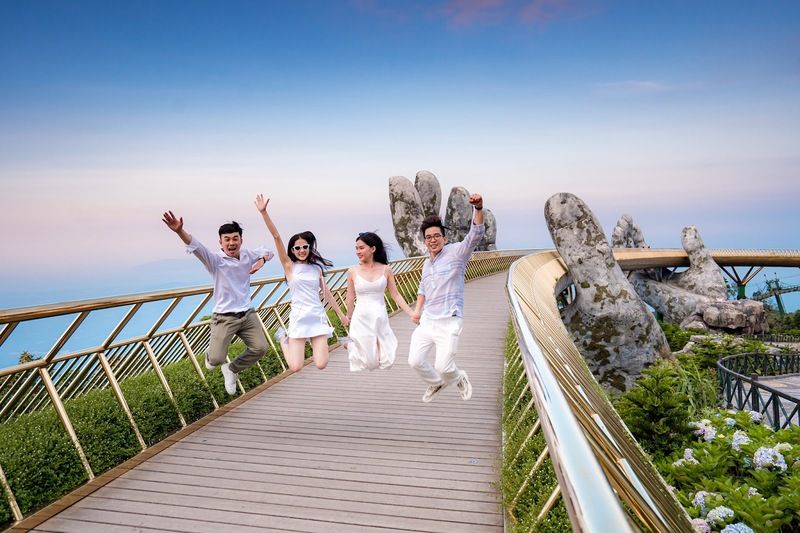Một vài hình ảnh check-in tại Cầu Vàng Đà Nẵng