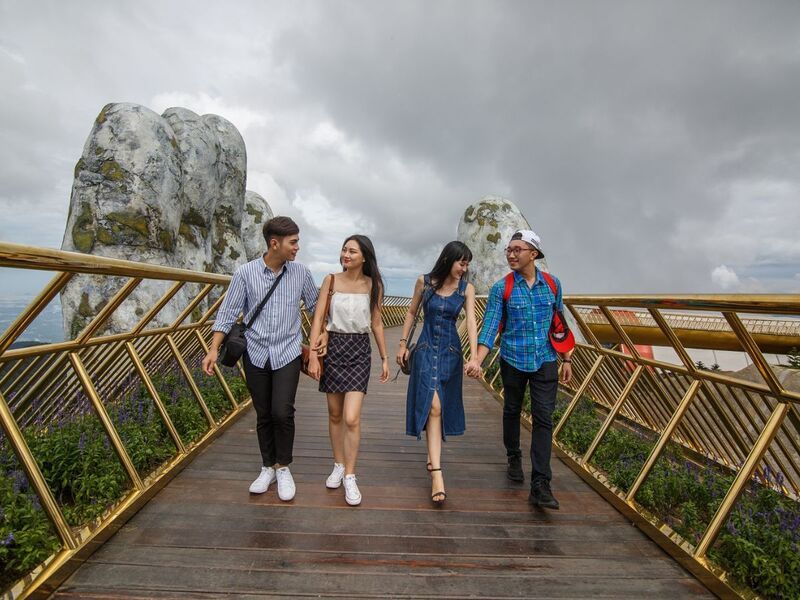 Một vài hình ảnh check-in tại Cầu Vàng Đà Nẵng