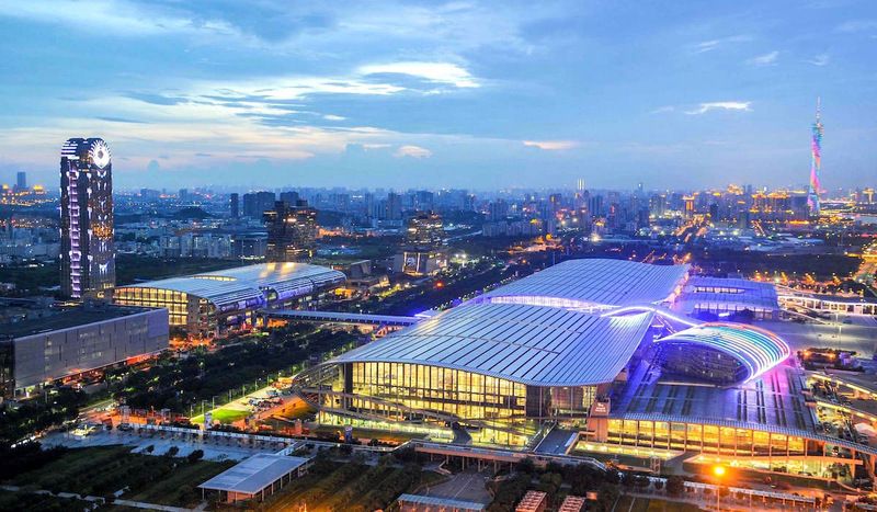 Đi Canton Fair tự túc hay theo tour?