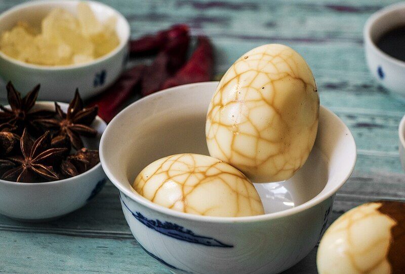 Trứng luộc nước trà