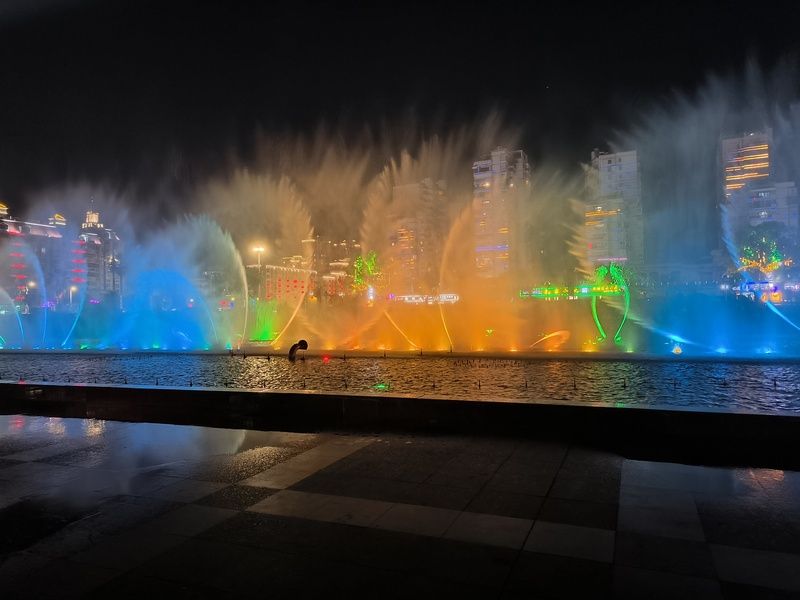 Quảng trường Ngọc Hà và phố đèn lồng