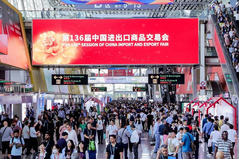 Đi Canton Fair tự túc hay theo tour?