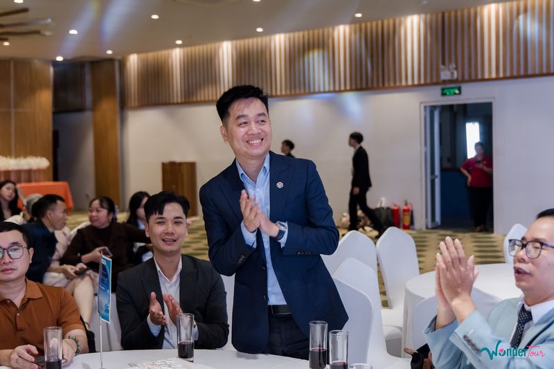 WonderTour – Đồng hành cùng sắc đẹp và tri thức trẻ