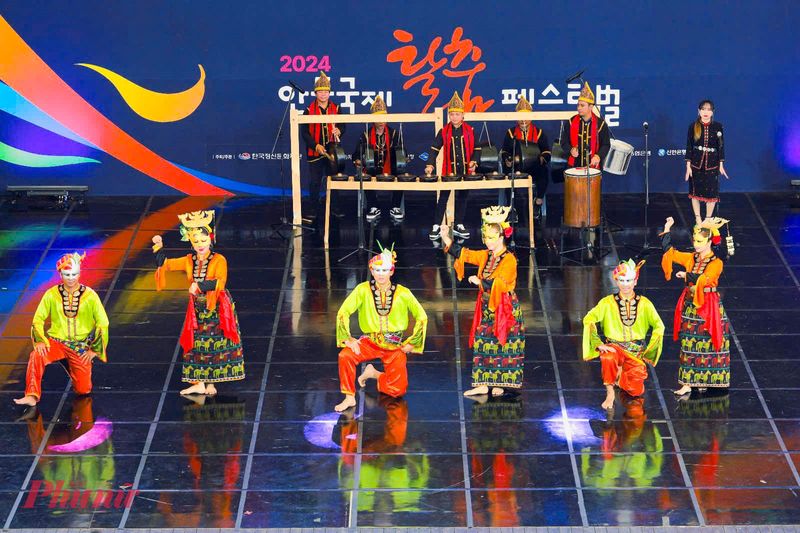 Lễ hội múa mặt nạ Andong