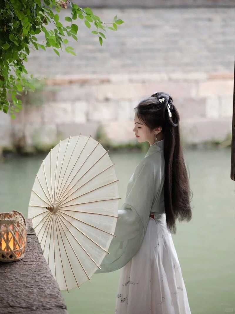 Gợi ý trang phục cho nữ