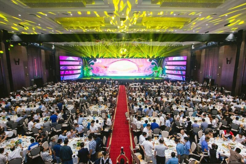 C - Convention/Conference: Du lịch Hội nghị