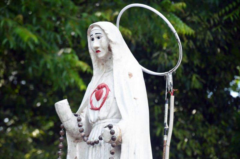 Tượng Đức Mẹ Măng Đen