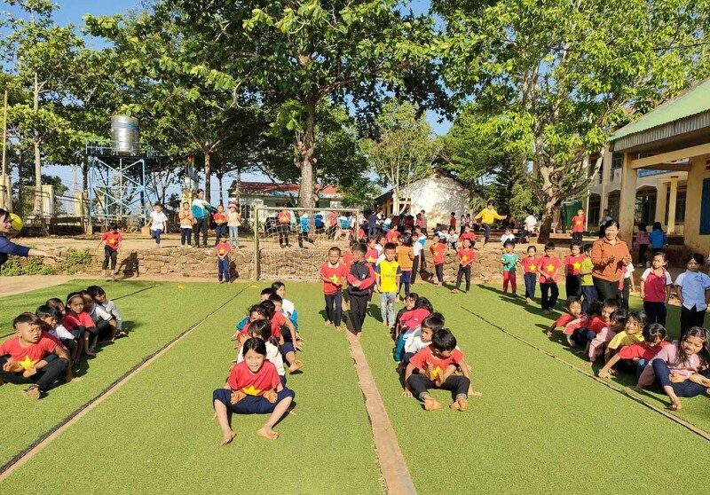 Đua ghe trên cạn