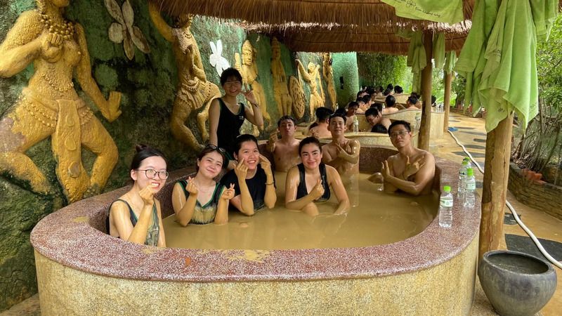 Khu du lịch suối khoáng nóng Tháp Bà