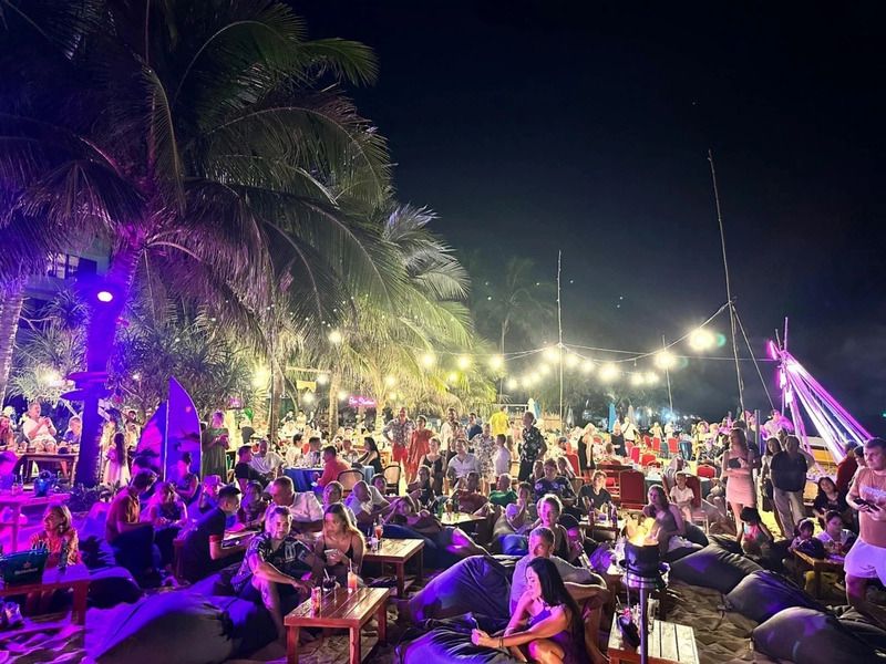 Mùa cao điểm du lịch (tháng 12 – tháng 3)