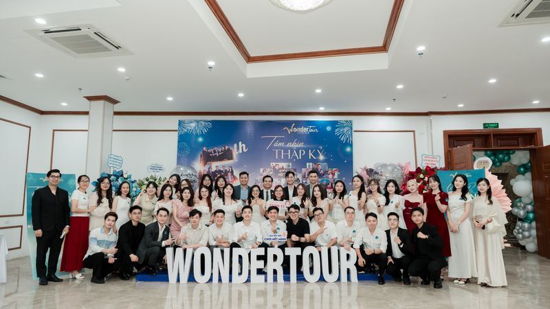 Đặt qua công ty du lịch