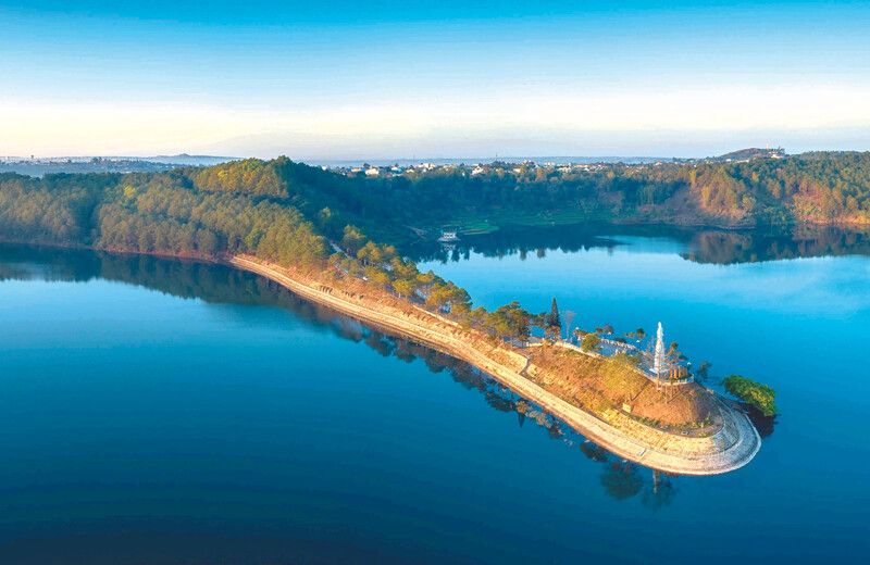 Biển hồ Tơ Nưng