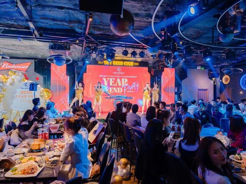 Rooftop bar & sky lounge