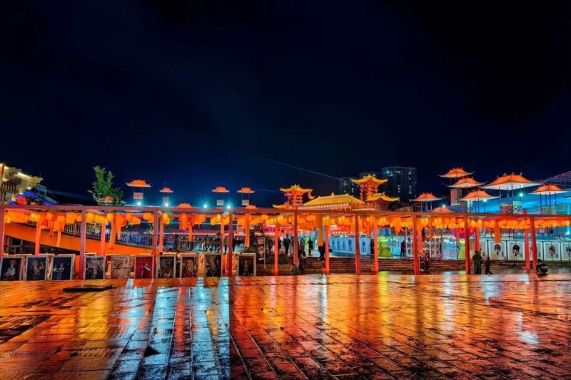 Nữ Nhi Thành về đêm