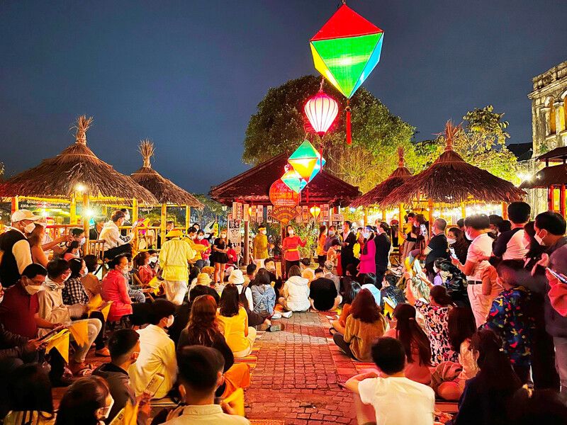 Phát triển gắn liền với văn hóa – bản địa