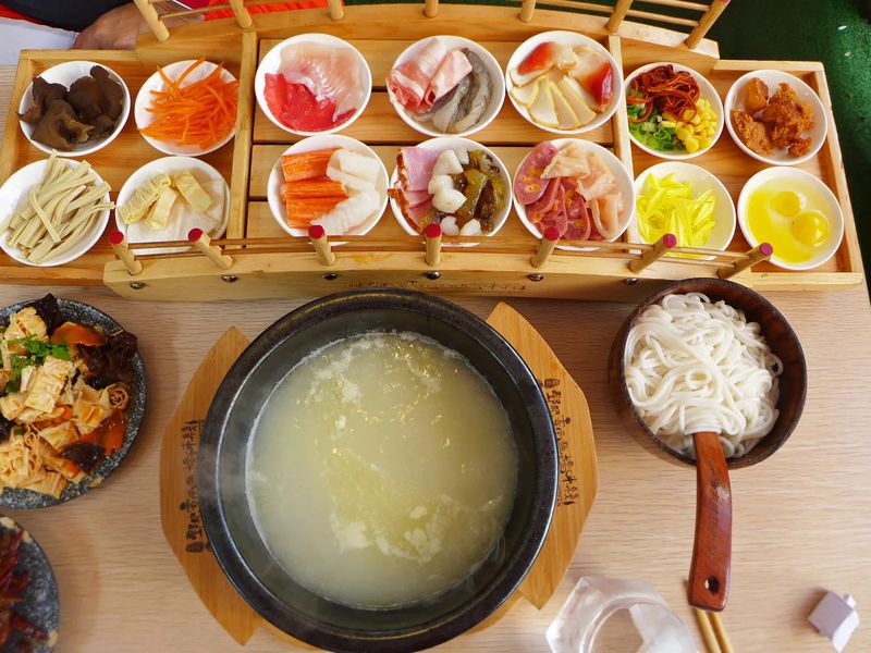 Mì qua cầu