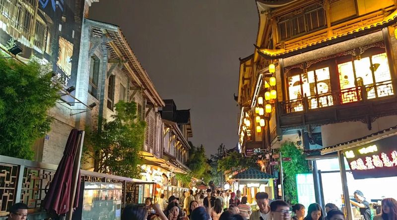 Ngõ rộng, Ngõ hẹp