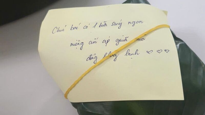 Khởi đầu ngày 19/11 – Bữa xôi cốm ấm áp cho các anh em